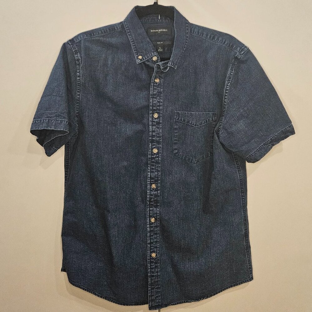 Banana Republic Dark Wash Denim Short Sleeve Shirt - Size: S - Blue